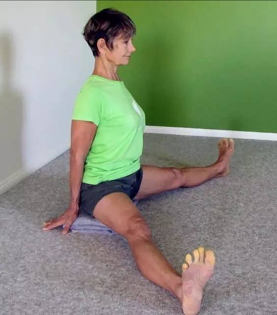 坐角式瑜伽的正确练习方法,瑜伽坐角式怎么练