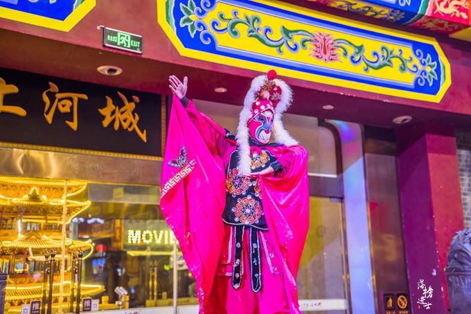 开封不要门票的小吃街,开封有个室内的小吃街