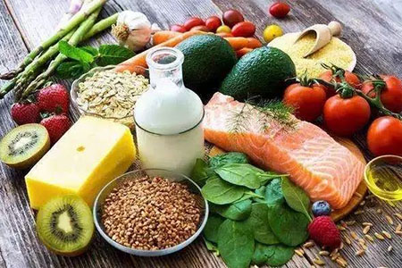 额头痘痘反复结痂处凸起,额头下巴反复长闭口痘痘什么原因