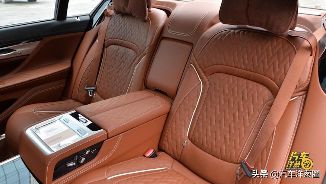 奔驰s级2015款s400l3.5自动,2021款奔驰s级450l4matic