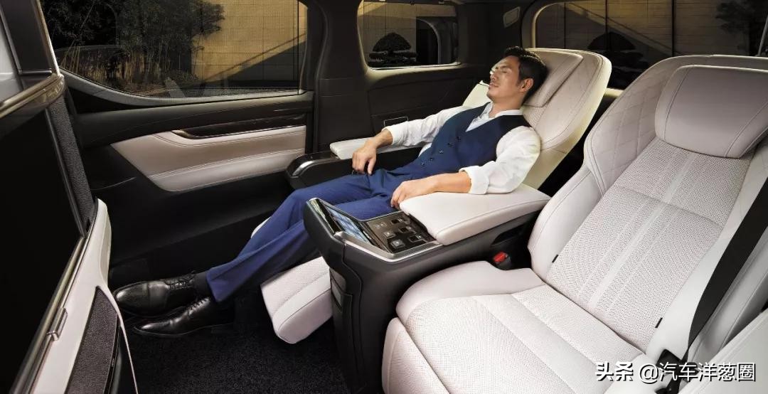比埃尔法更豪华的雷克萨斯LM有多牛？这内饰，没2000万身价压不住