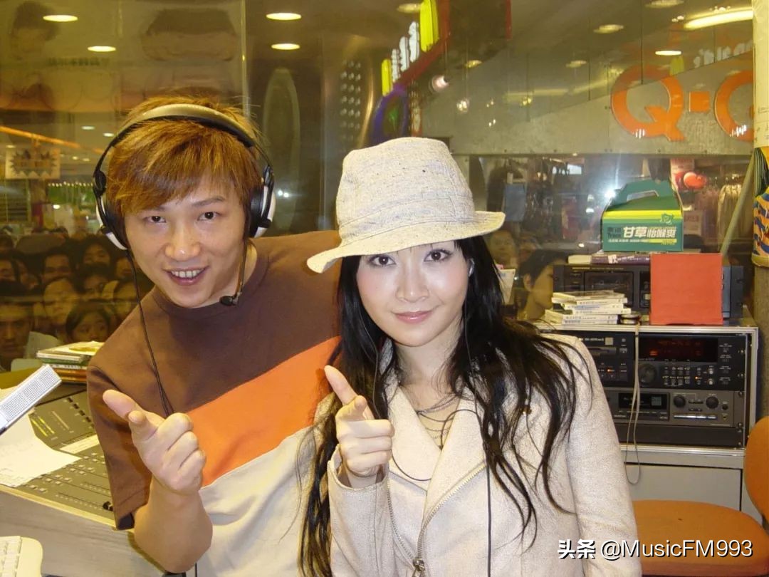 流行前线总店直播,流行前线负一层直播基地