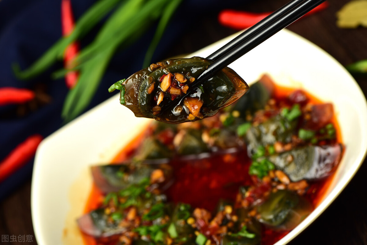 凉拌皮蛋最忌讳的调料,凉拌皮蛋的正确方法