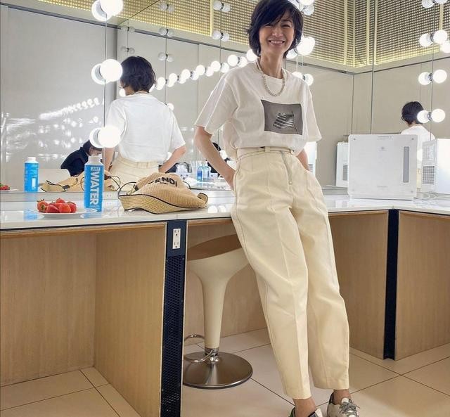 30多岁穿什么面料显气质高级,五十岁女人秋天穿什么面料好