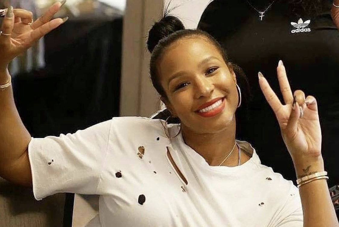 詹姆斯赛后晒出自己的战靴,詹姆斯辟谣视频