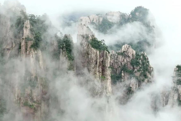 李白的词和苏轼的词对比,李白杜甫苏轼是什么学派的诗人