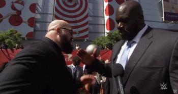 拳王暴打wwe,施瓦辛格一拳打倒wwe