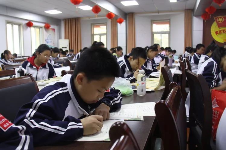 文明在我心中绘画五年级,德州五中校园文化节