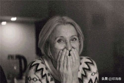 女画家画出一幅鬼画,一名女画家画出鬼的模型