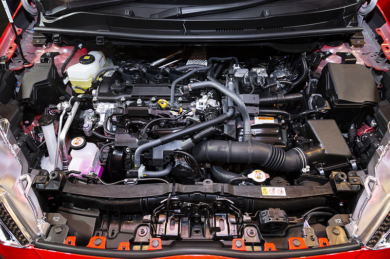 丰田雅力士新款赛车,丰田雅力士对比飞度