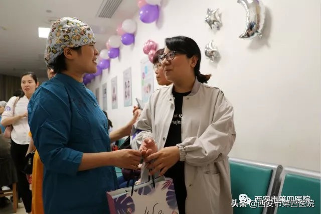 【助产士日】自然分娩，紧握我的手给你力量！