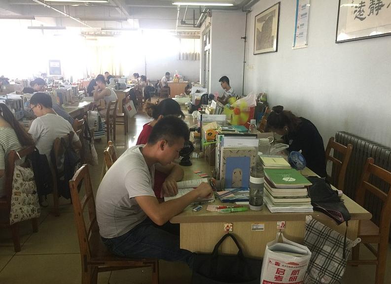 大学校园里的赚钱骗局,大学中的黑暗权力与利益