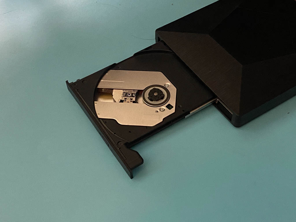 电脑刻录机可以播放cd吗,电脑外置刻录机只能读取cd