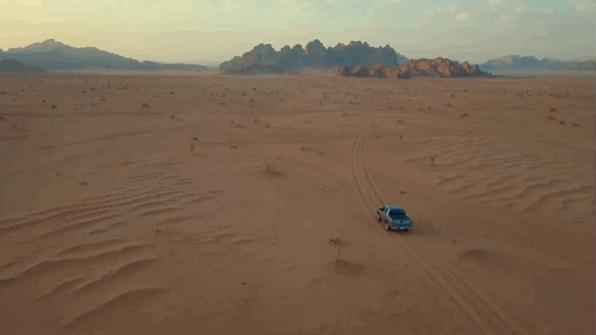 环游世界夫妻赚了十个亿,情侣环游世界视频