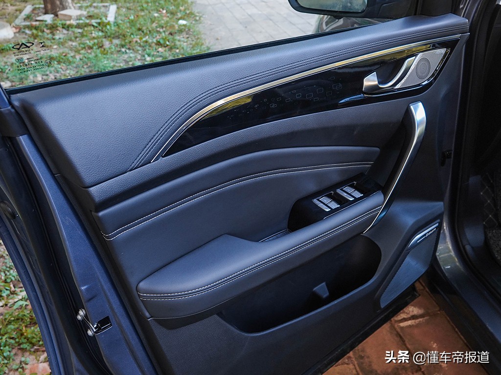 捷途x702020款1.5t手动悦行版7座,2020款捷途x70plus