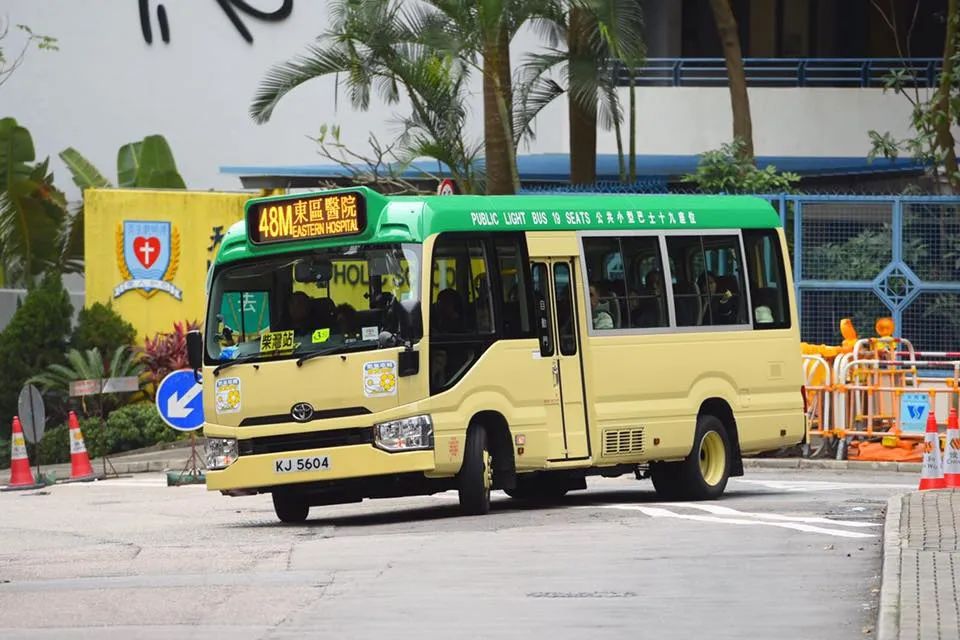 丰田最强的面包车考斯特,丰田考斯特23座中巴车驾驶体验