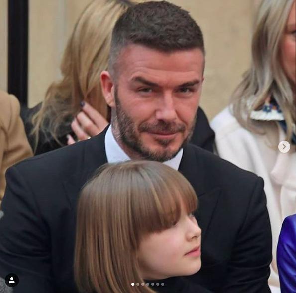 贝嫂时装秀丸子头,贝嫂2023品牌大秀