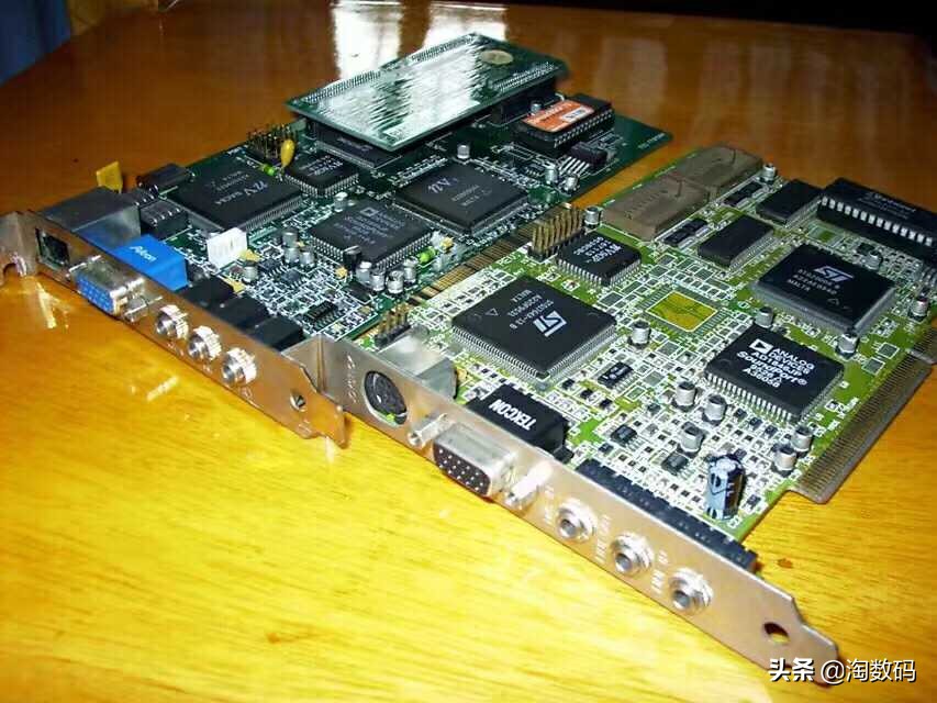 能认识这几张显卡的,都是至少20年数码PC经验的骨灰级大神