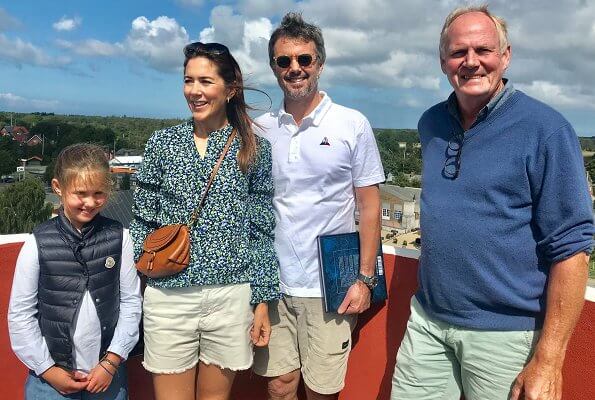 王妃超会穿II玛丽王妃*服私**与公务着装对比，穿衣搭配如变形记