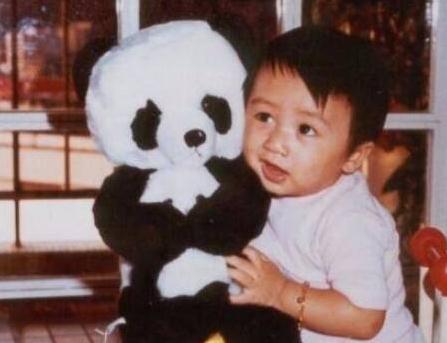 英皇集团创始人是谁,英皇集团创始人早期视频