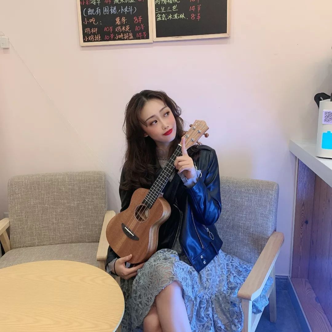 会弹琴的女生是文艺青年吗,会弹琴的女孩子是什么样的