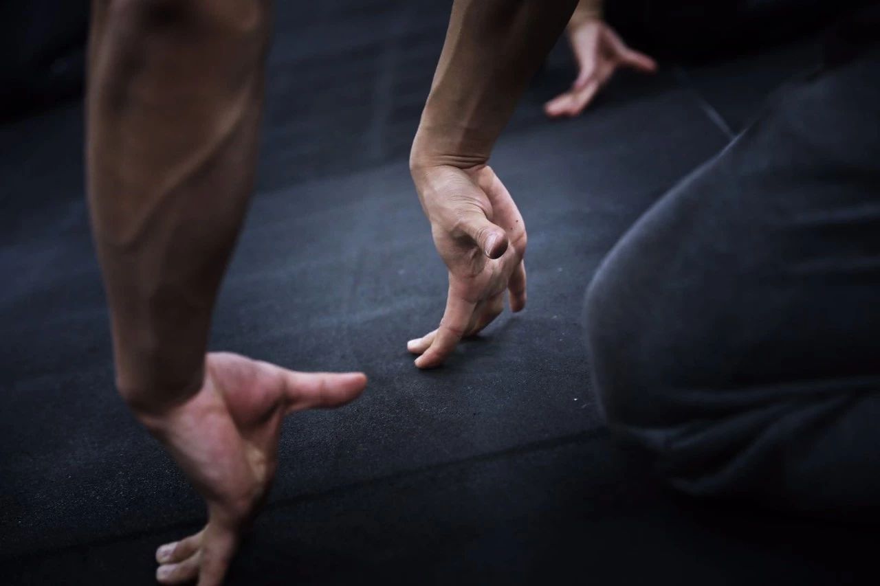 挑战极限运动攀岩视频,更适合初学者的攀岩