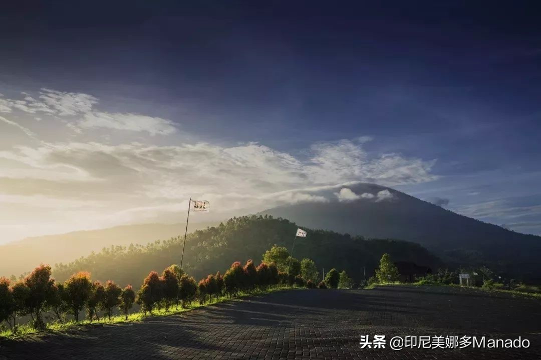 美娜多第一次玩滑翔伞,美娜多滑翔伞在哪里