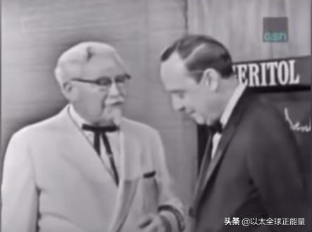 有八块腹肌的肯德基爷爷,肯德基老爷爷亲自做炸鸡