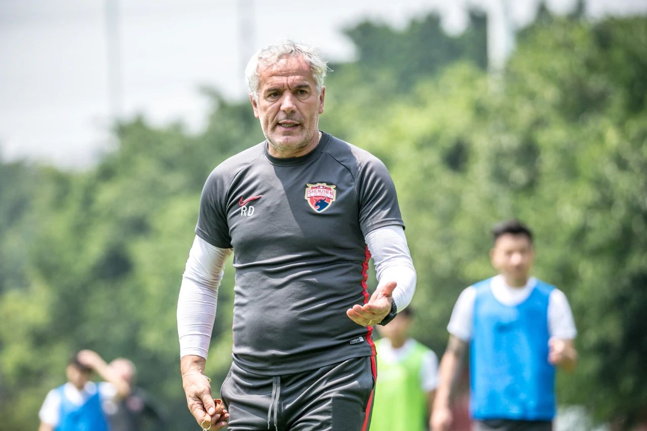 多纳多尼：郜林、王永珀是中国足球史上重要球员希望他们成为榜样