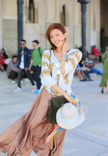 林志玲素颜机场身材,林志玲黑色裙身材