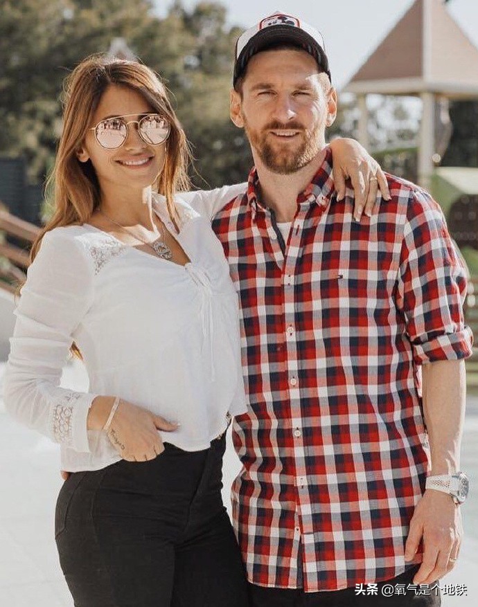 梅西晒与妻子生活,梅西老婆发动态