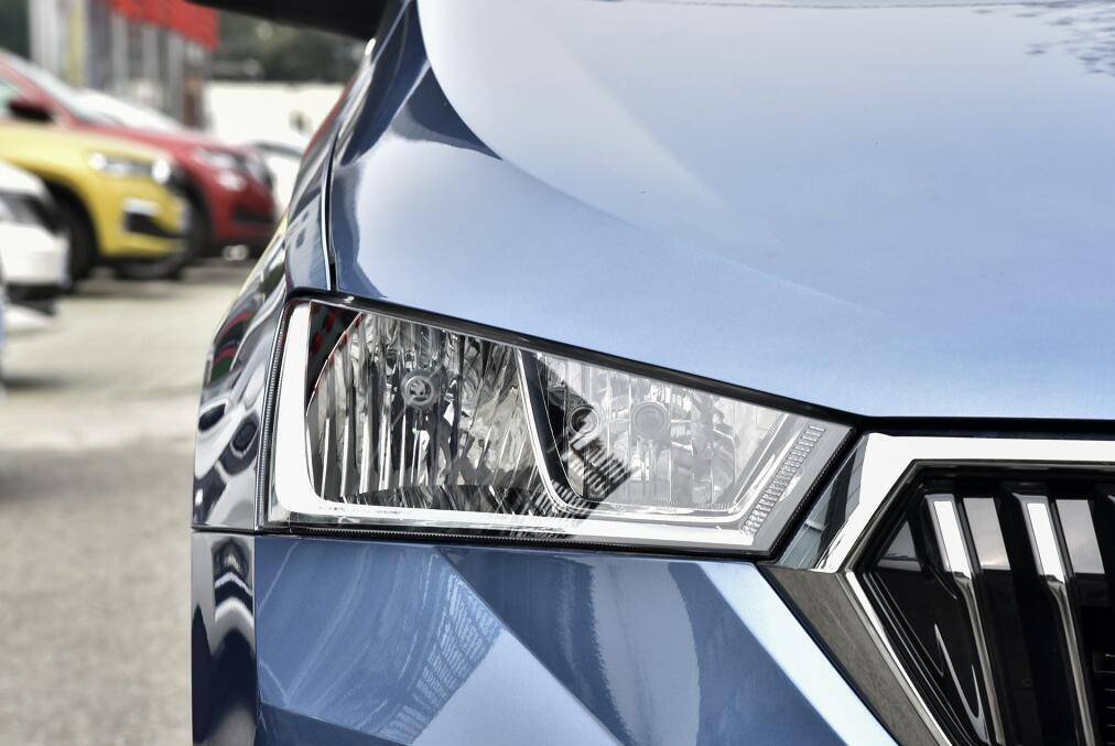 月薪4000能养得起a6吗,月薪4000能养得起5系吗