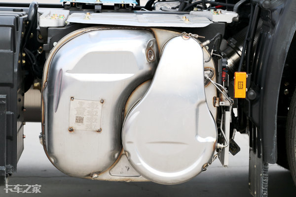 东风天龙旗舰国六560自动挡牵引车,国六东风天龙kl465载货车