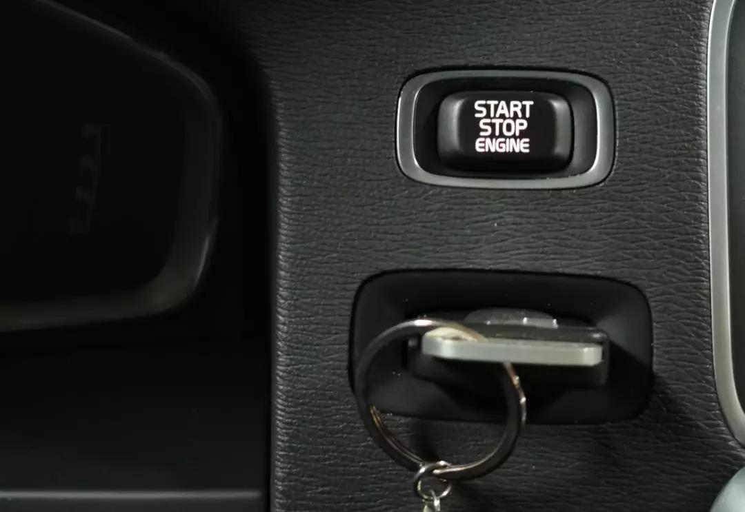 开了1年的沃尔沃s60,开了三年的沃尔沃s60还值多少钱呢