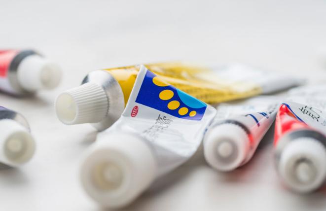 红霉素软膏在眼部涂,红霉素软膏除了涂眼还能涂哪里