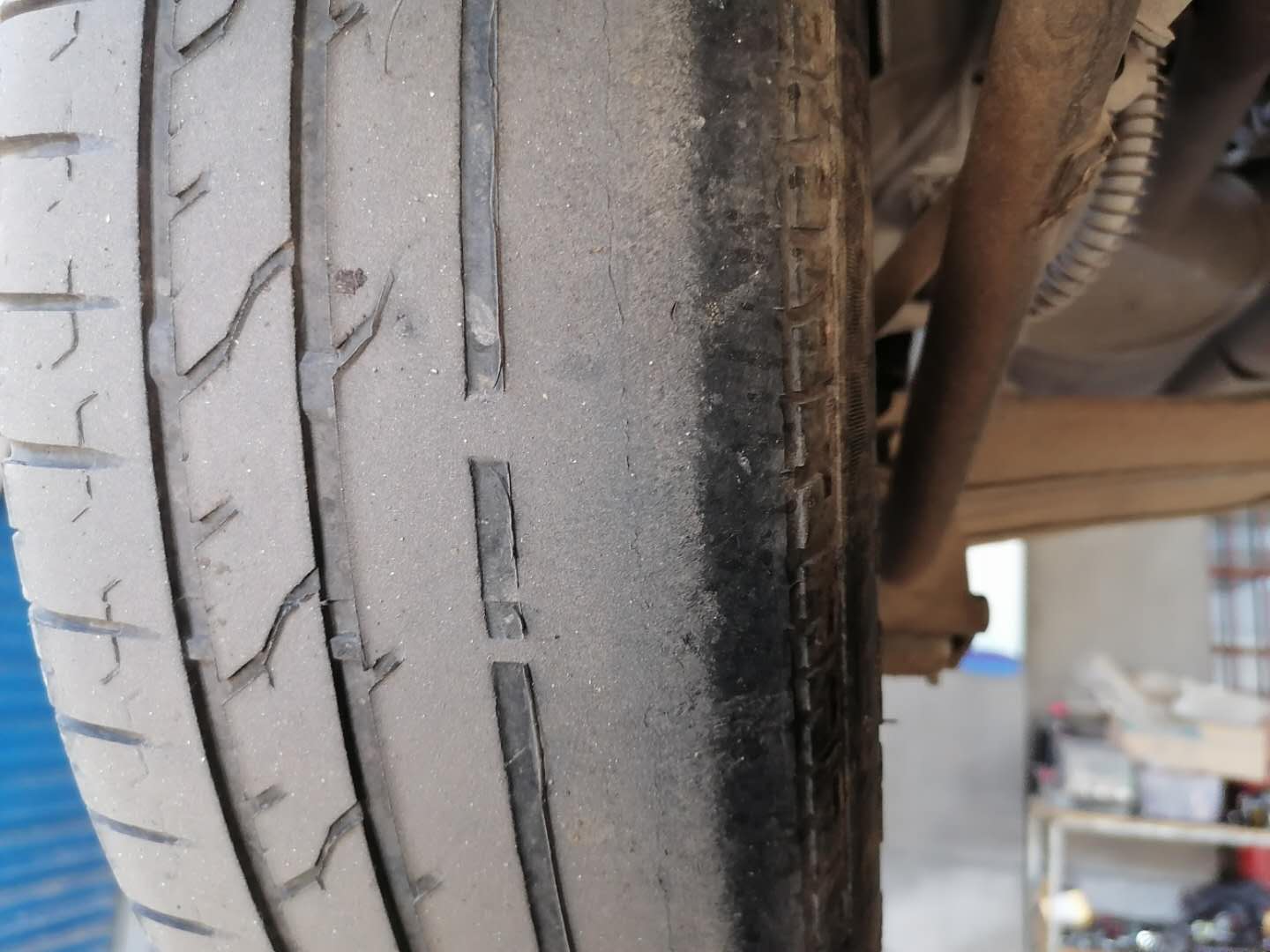 发动机漏油和烧机油大修多少钱,发动机漏油维修费用明细表