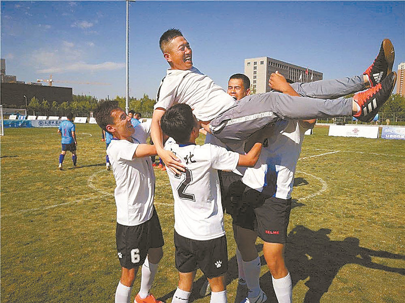 足球特色学校足球队展示,展示校园足球风采