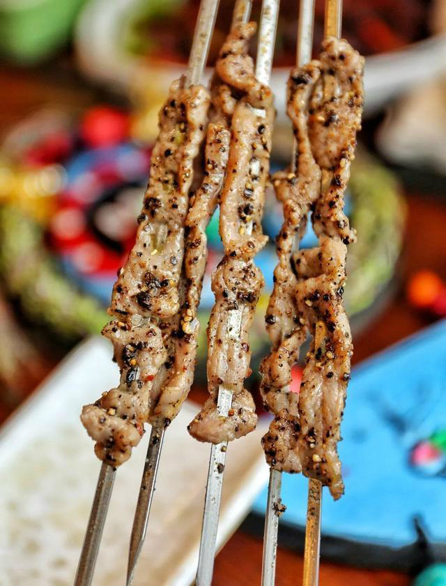 没学烧烤技术能开烧烤店吗,烧烤师傅可以自己开一个烧烤店吗