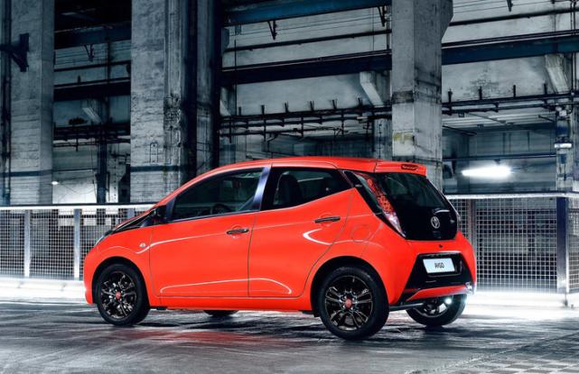 比亚迪f0是1.0t吗,比亚迪f0爆改1.8t4驱