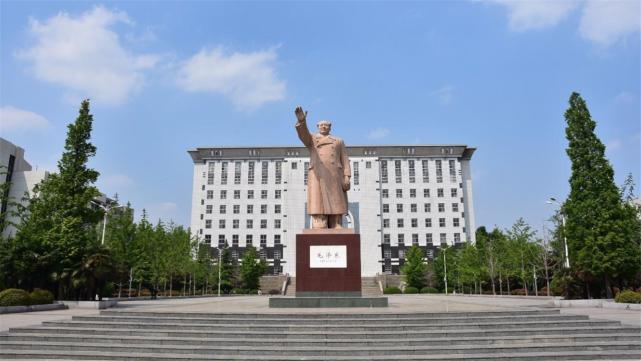 河南师范大学和信阳师范哪个好,河南师大全国排名