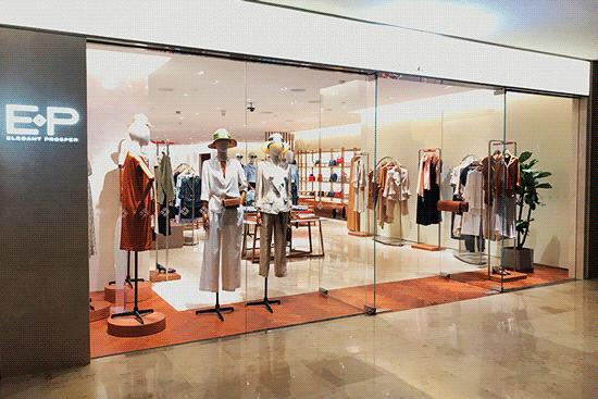 国产女装黑马，5000一件还遭疯抢！全凭这点做得好！