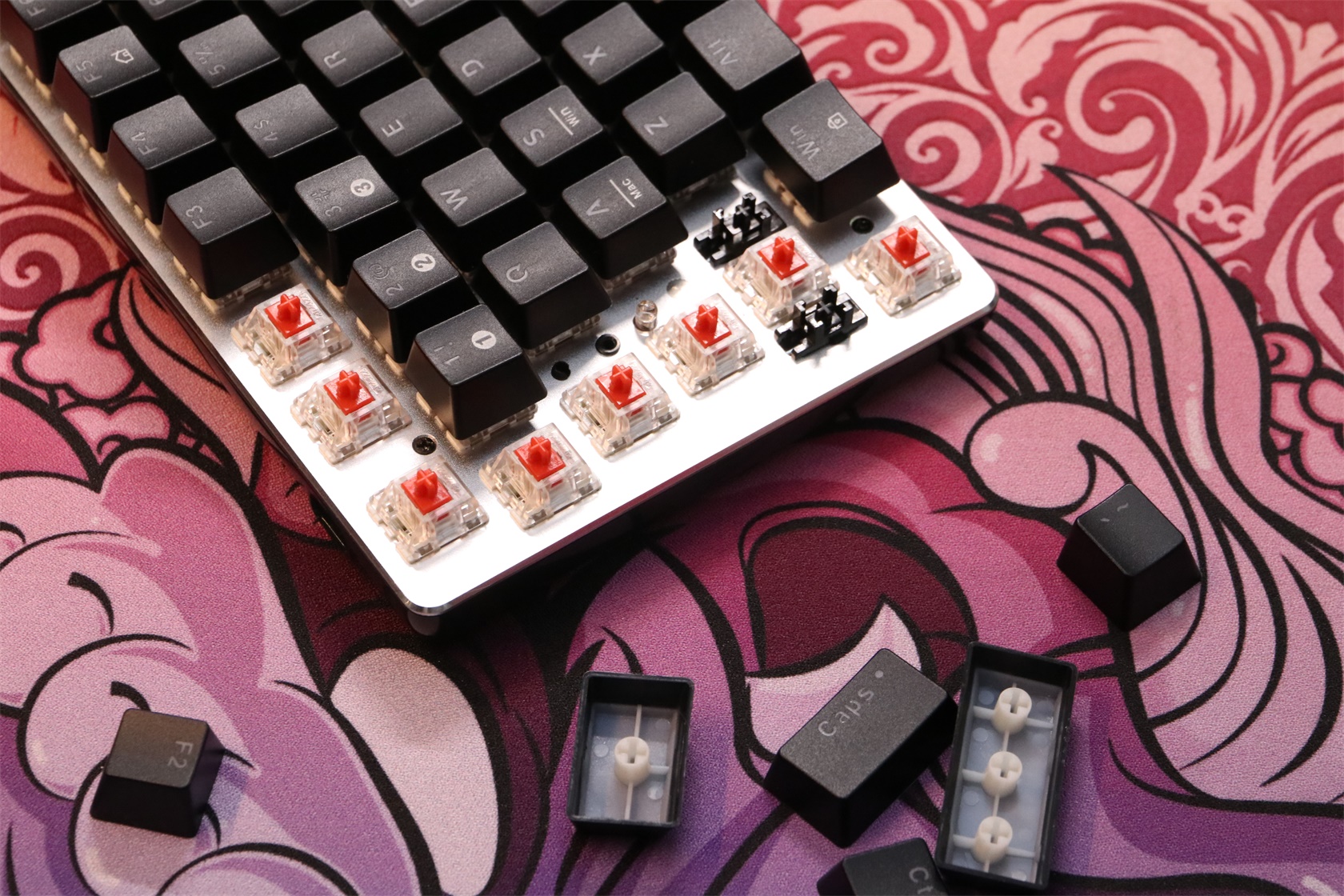 那款好用的小键盘终于出无线款了黑爵AK33分享