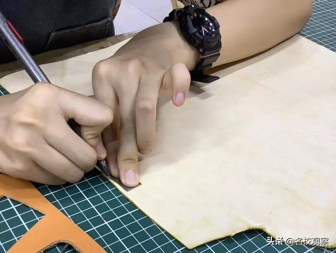 做一个皮包的全过程,皮包的制作自学