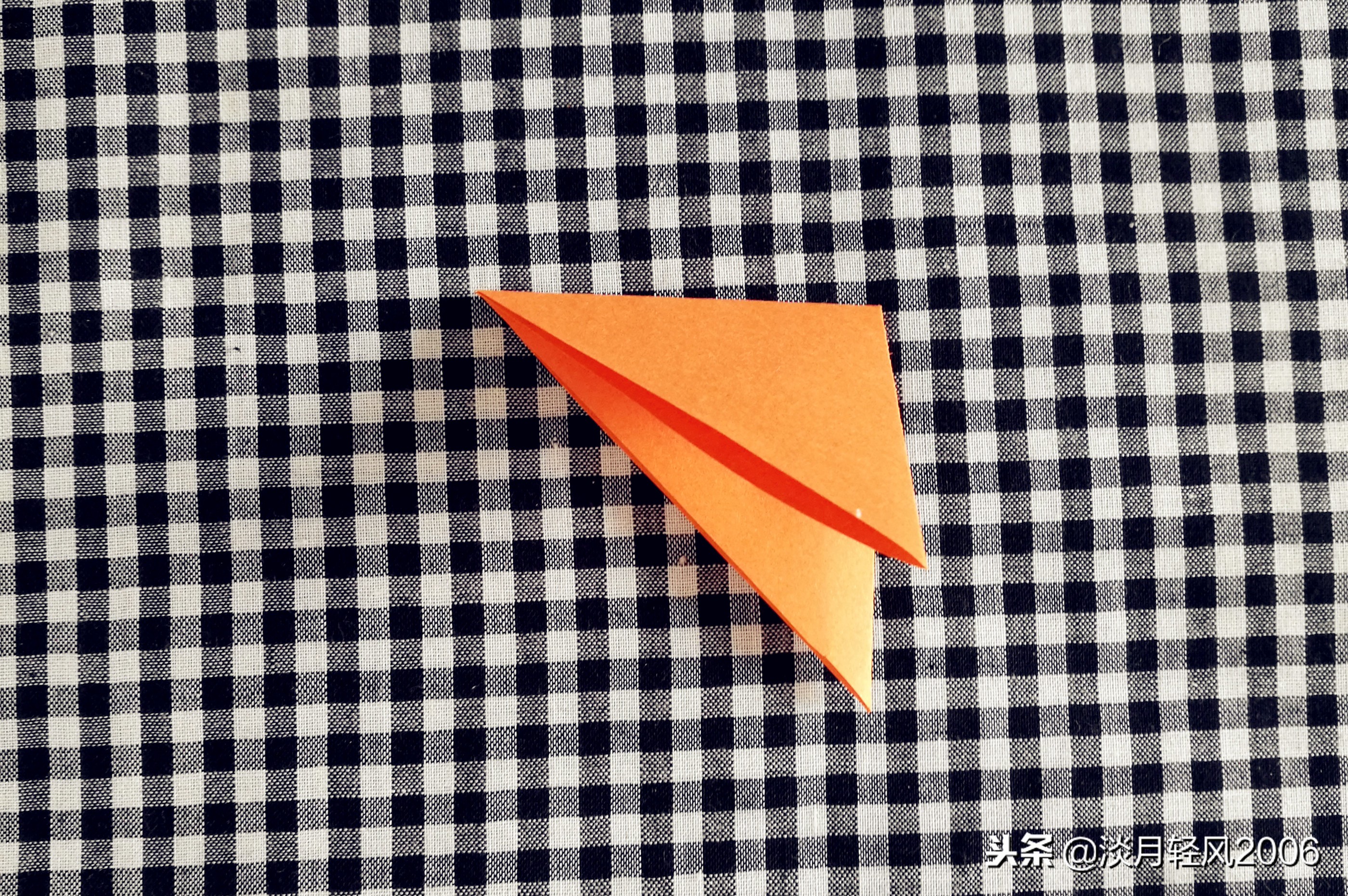 非常小的卡纸一束花手工制作,一枝花一张硬卡纸包装教程