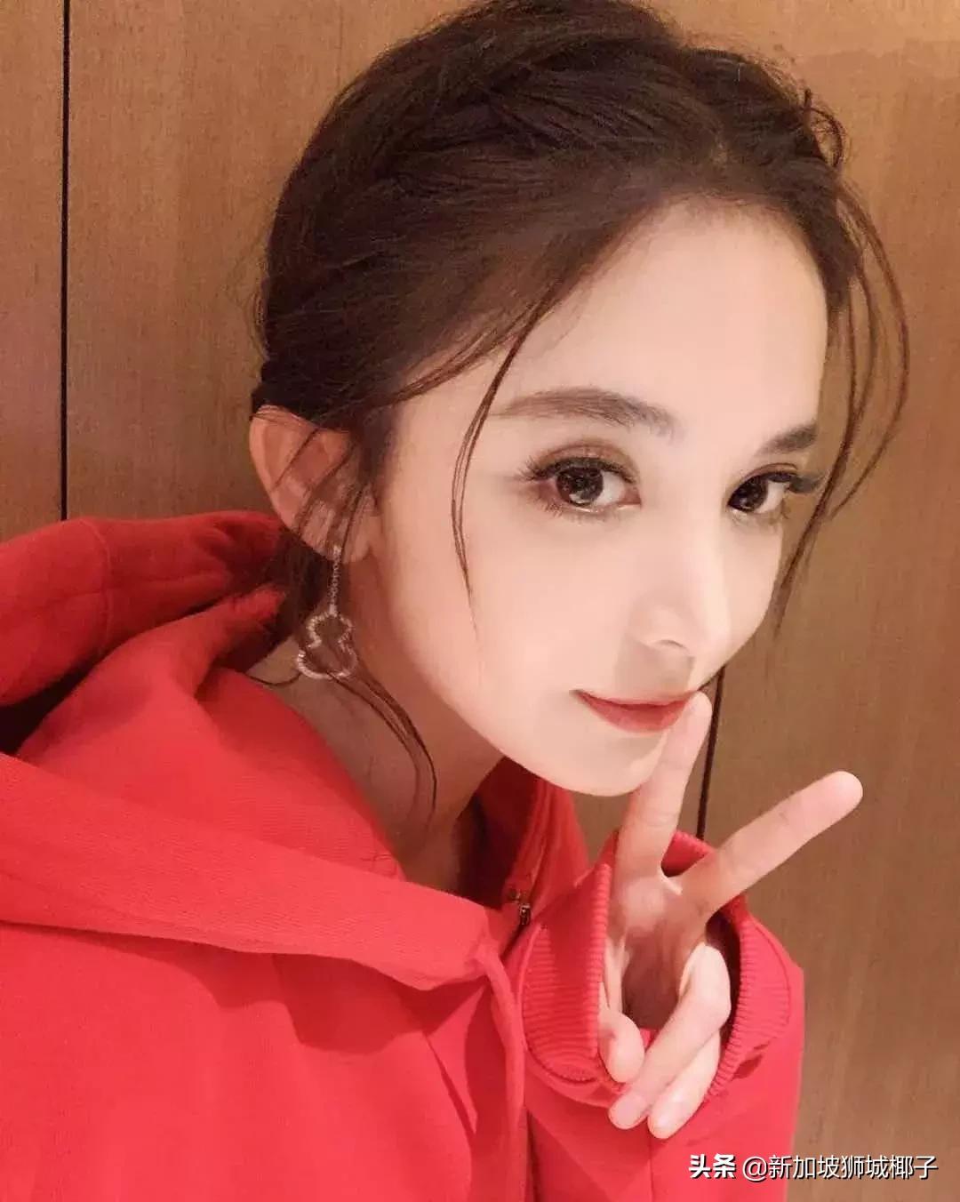 新加坡首位被环球签约艺人,新加坡形象代言人