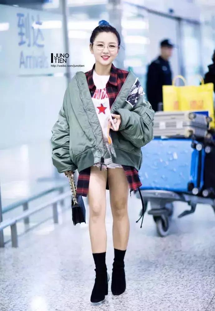 冬天的靴子是买小还是买大,冬季靴子如何买暖和