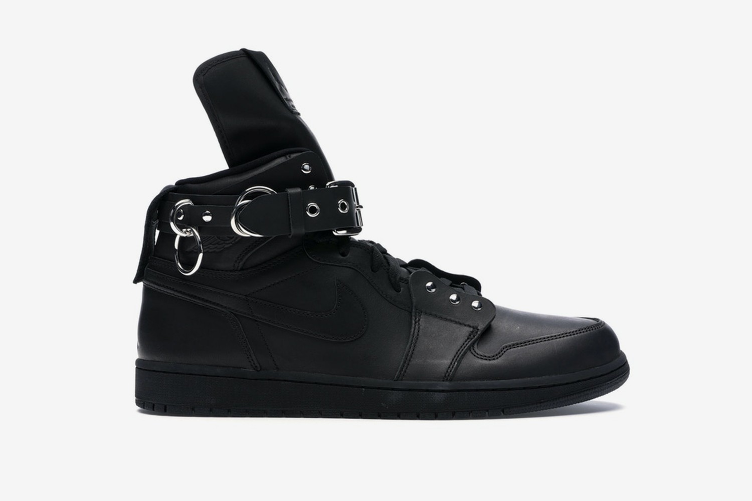 行走鞋柜男生运动鞋,满鞋柜的运动鞋