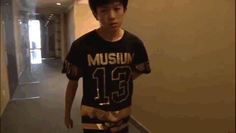 李飞tfboys和时代少年团对比,李飞tfboys十年之约几月几日