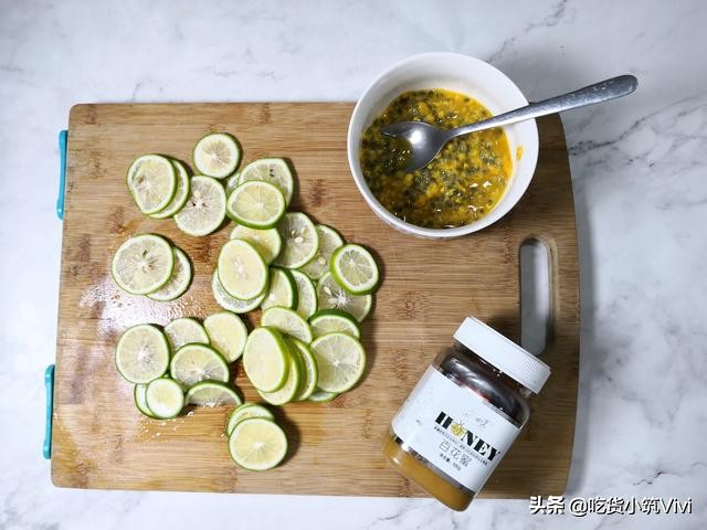 百香果柠檬蜜怎么做不用冷冻,饮品制作家庭柠檬百香果不用蜂蜜