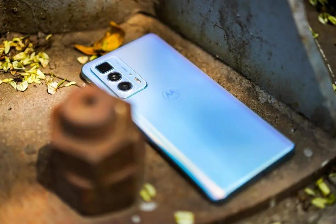 摩托罗拉哪年走下坡路的,摩托罗拉巅峰时期